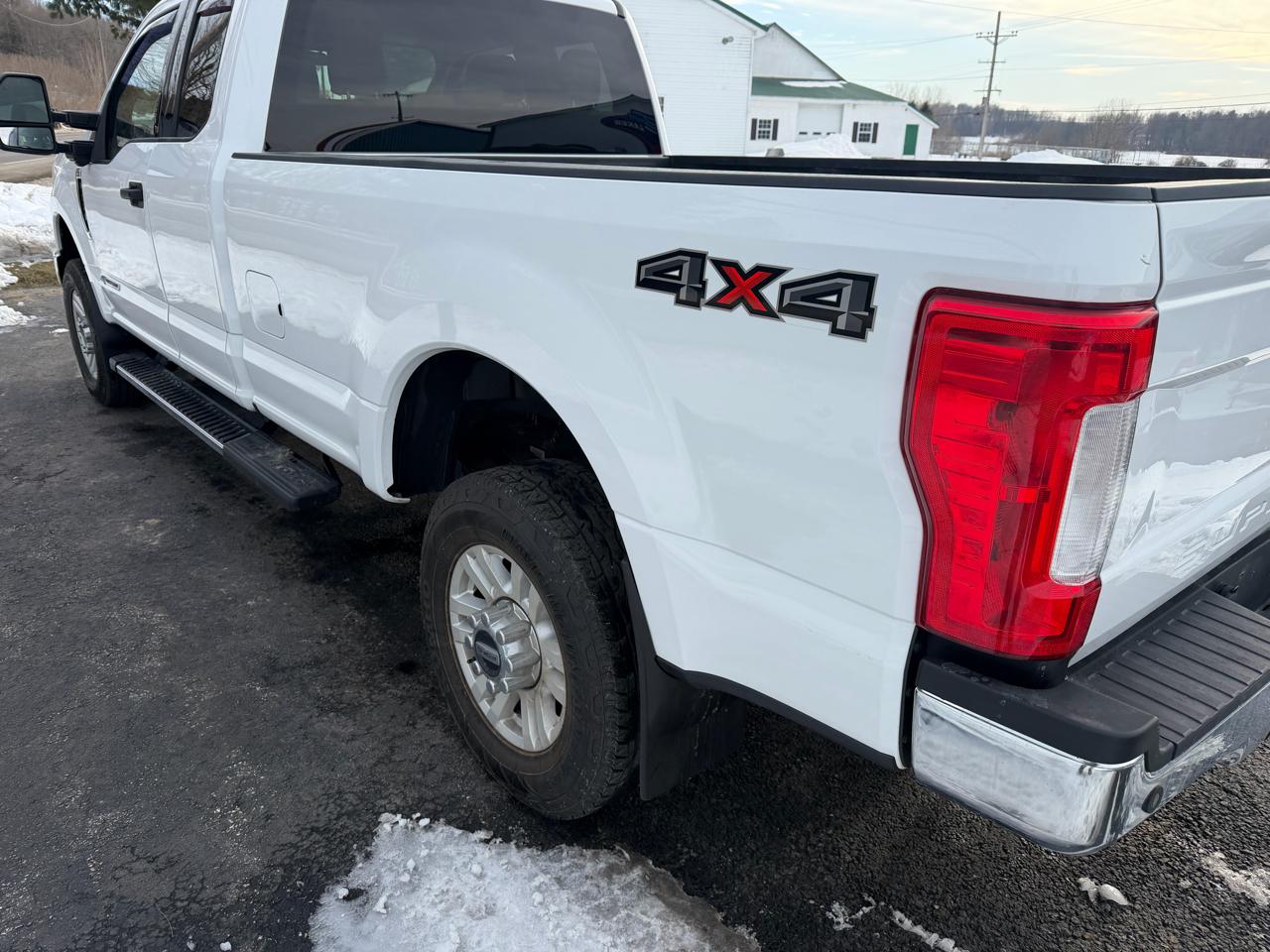 Ford Super Duty F-350 SRW XLT 4WD SuperCab 6.75' Box 2019