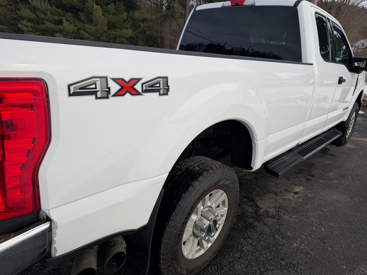 Ford Super Duty F-350 SRW XLT 4WD SuperCab 6.75' Box 2019