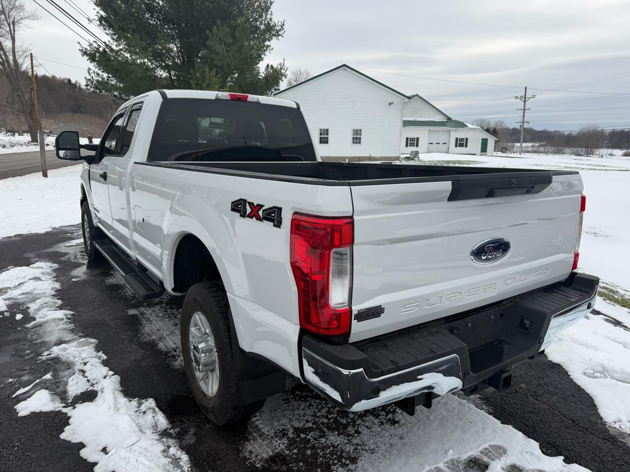 Ford Super Duty F-350 SRW XLT 4WD SuperCab 6.75' Box 2019