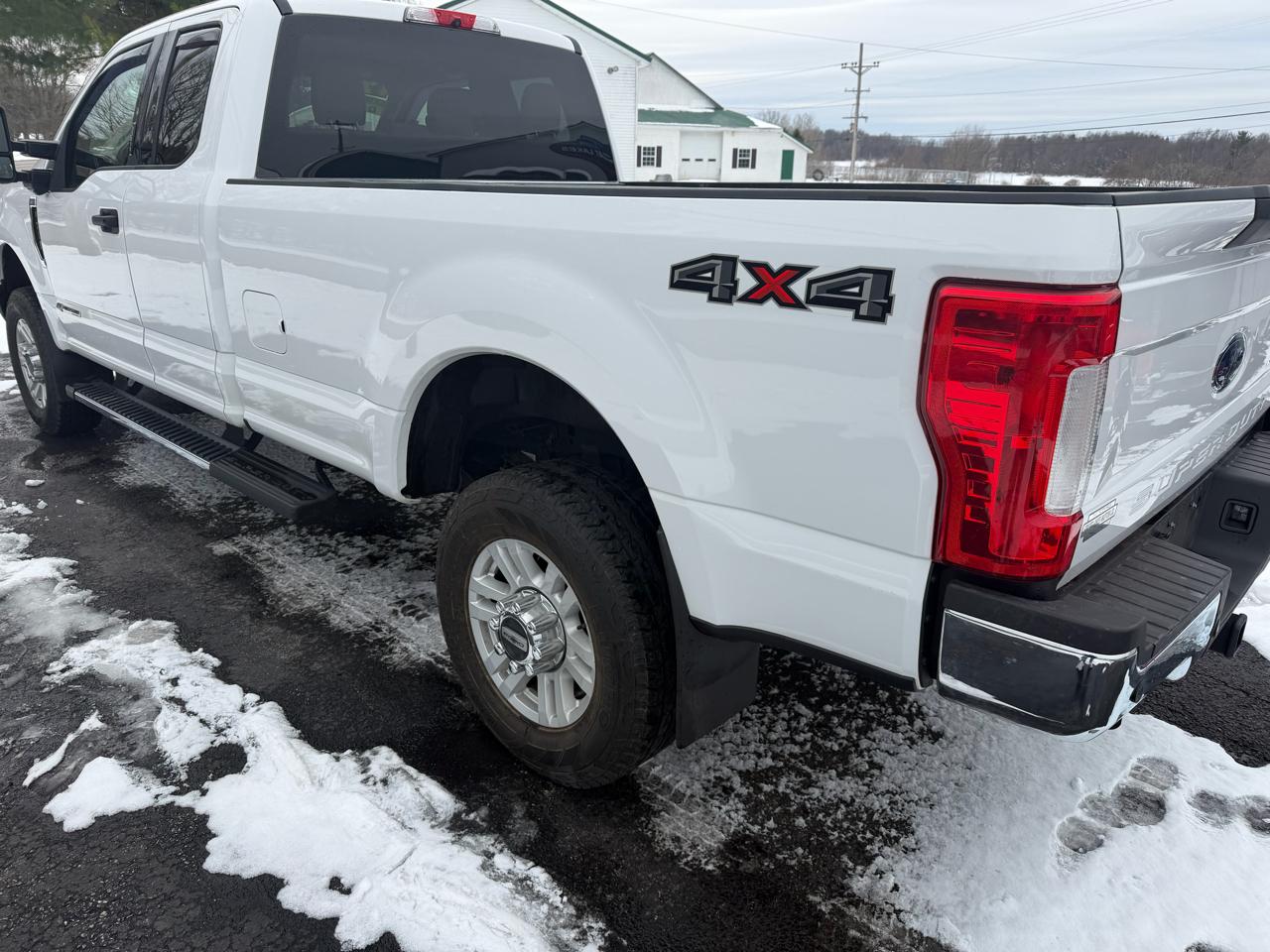 Ford Super Duty F-350 SRW XLT 4WD SuperCab 6.75' Box 2019