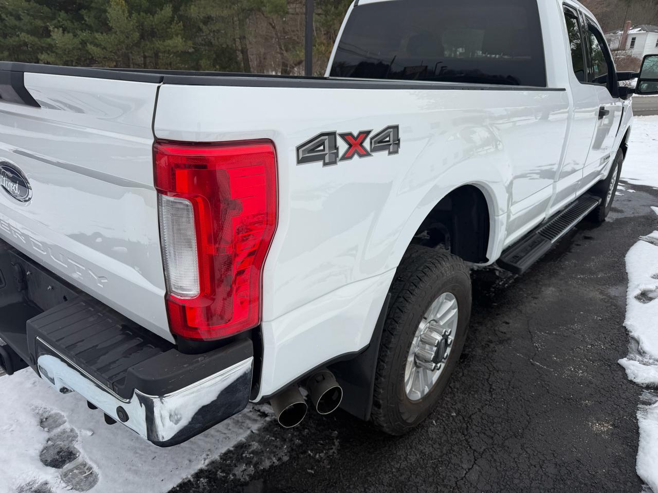 Ford Super Duty F-350 SRW XLT 4WD SuperCab 6.75' Box 2019
