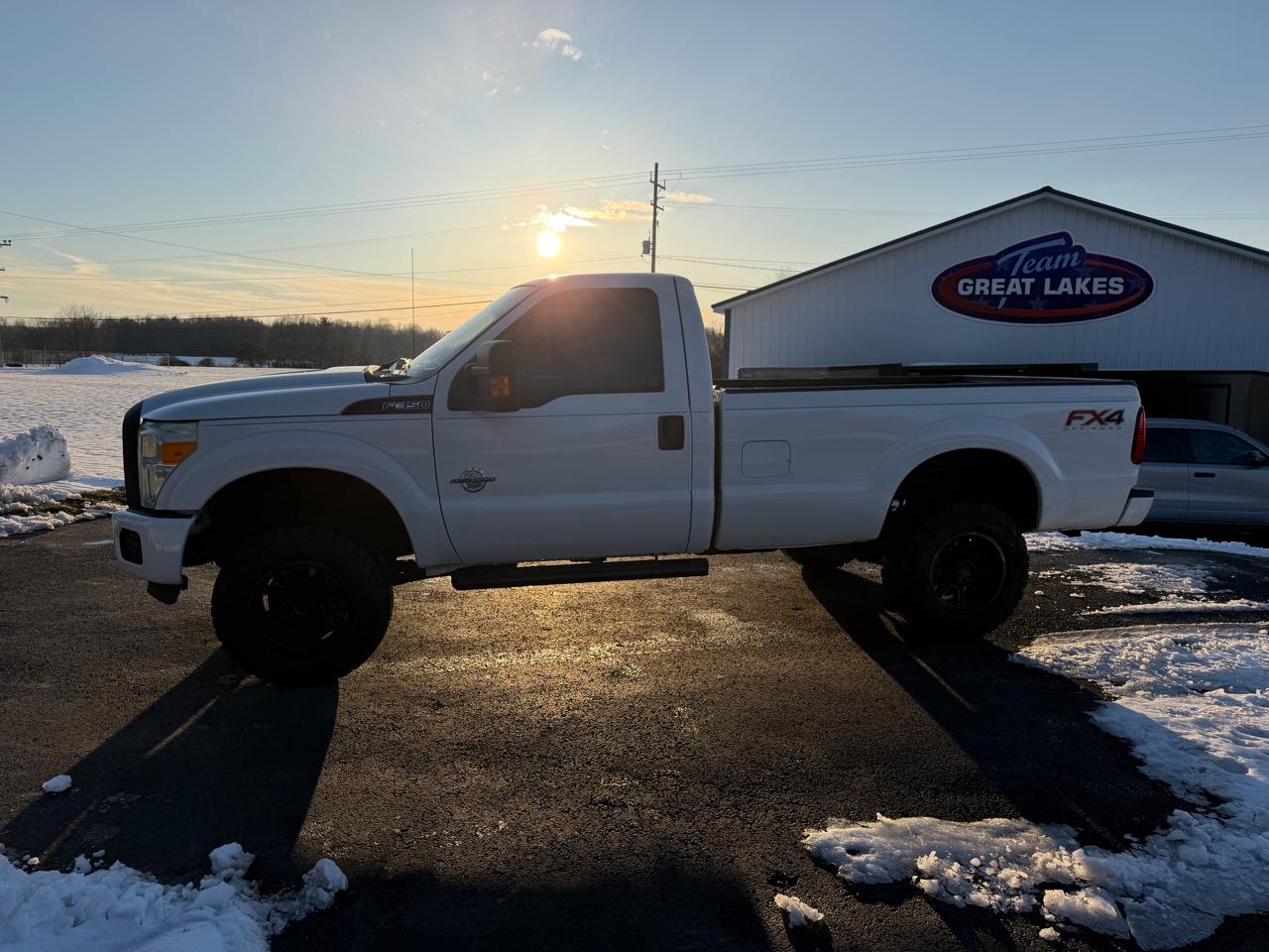 Ford Super Duty F-350 SRW 4WD Reg Cab 137" XLT 2016