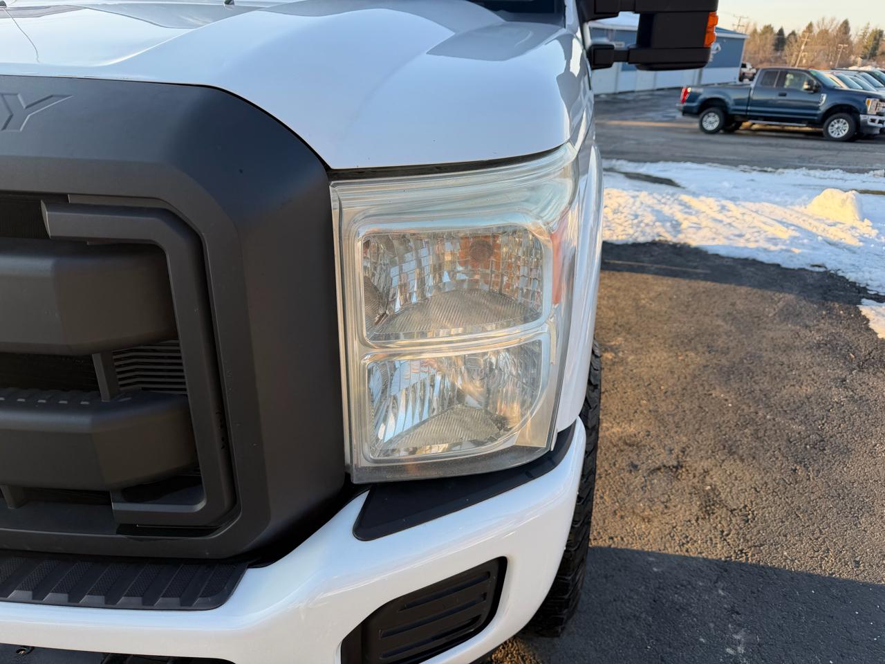 Ford Super Duty F-350 SRW 4WD Reg Cab 137" XLT 2016