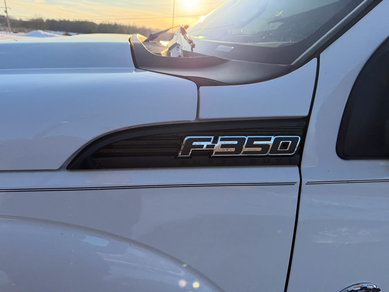 Ford Super Duty F-350 SRW 4WD Reg Cab 137" XLT 2016