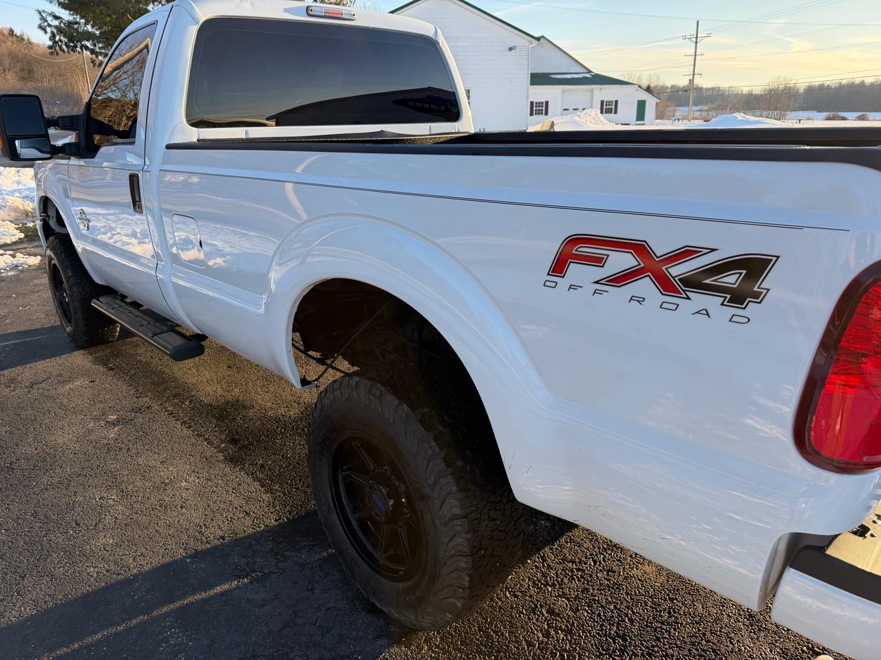 Ford Super Duty F-350 SRW 4WD Reg Cab 137" XLT 2016