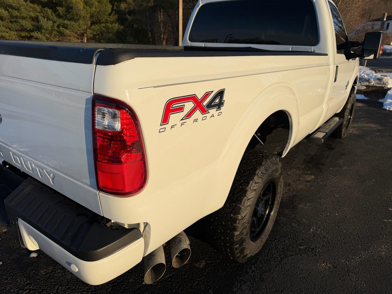 Ford Super Duty F-350 SRW 4WD Reg Cab 137" XLT 2016
