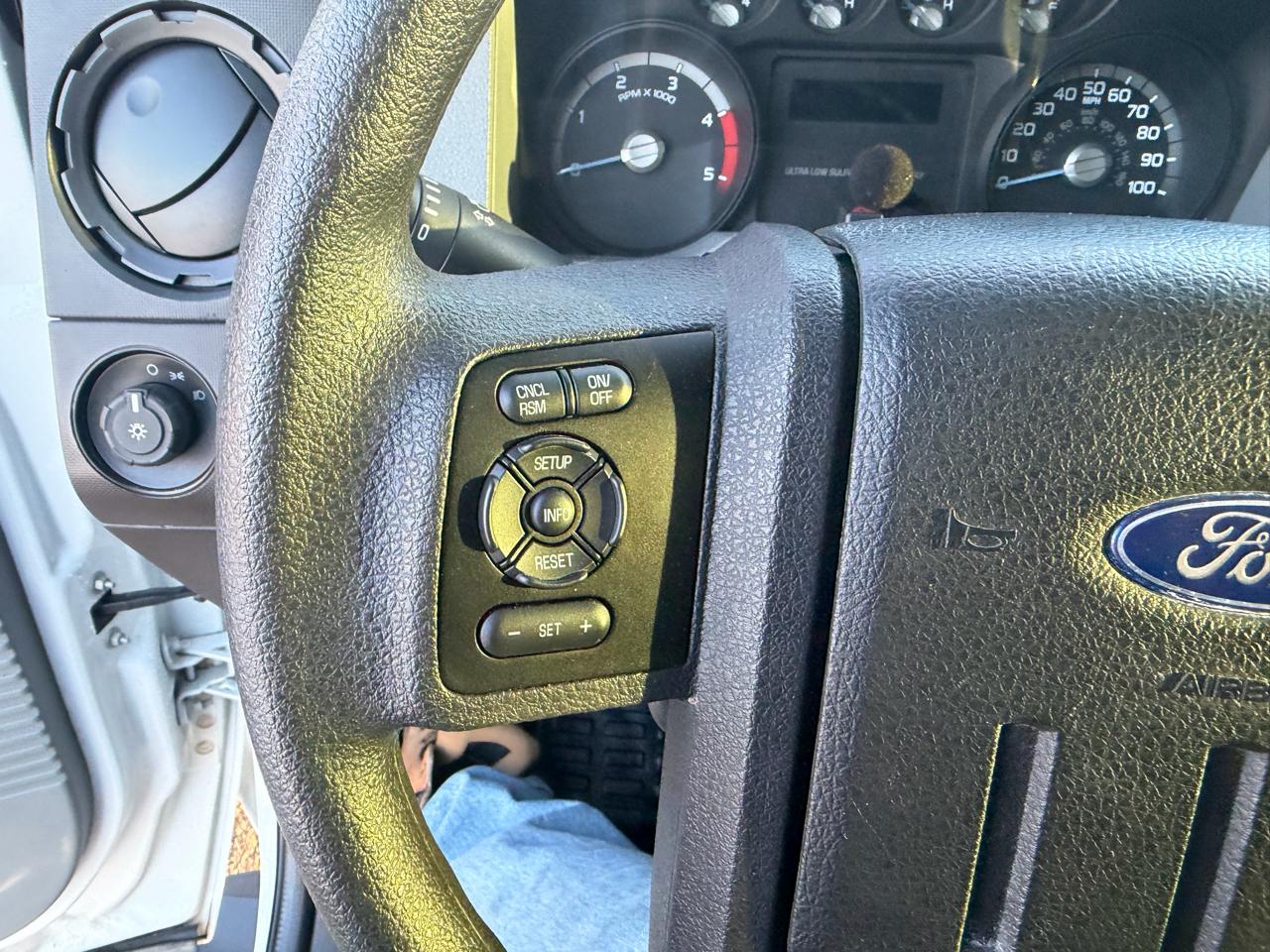 Ford Super Duty F-350 SRW 4WD Reg Cab 137" XLT 2016