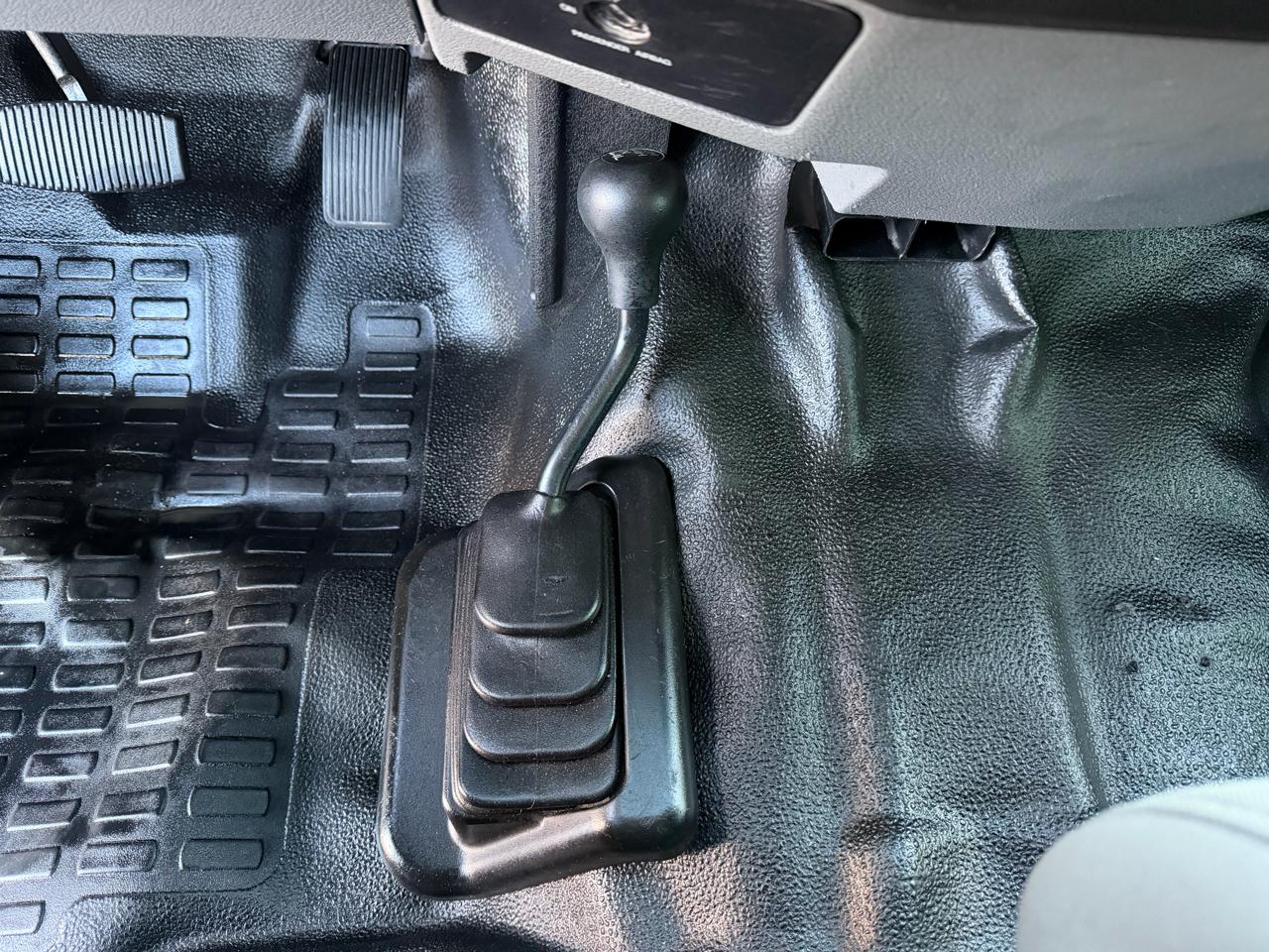 Ford Super Duty F-350 SRW 4WD Reg Cab 137" XLT 2016