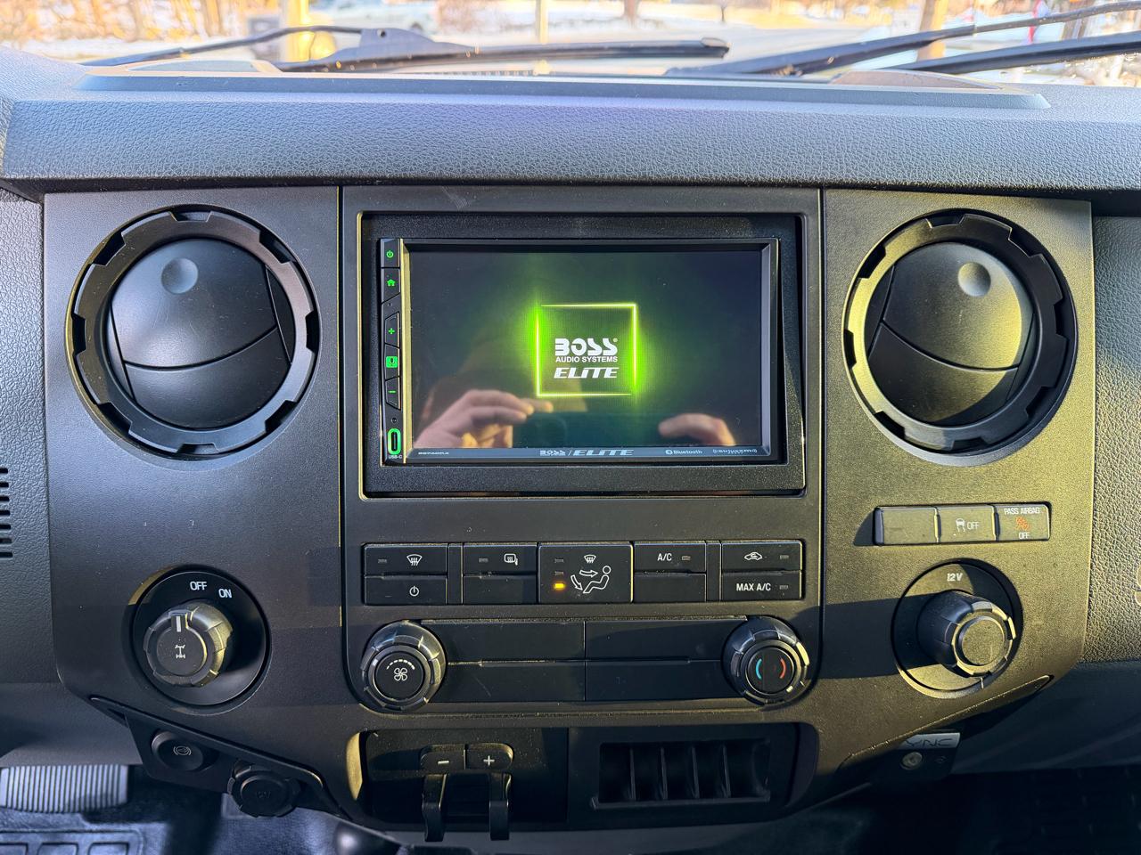 Ford Super Duty F-350 SRW 4WD Reg Cab 137" XLT 2016