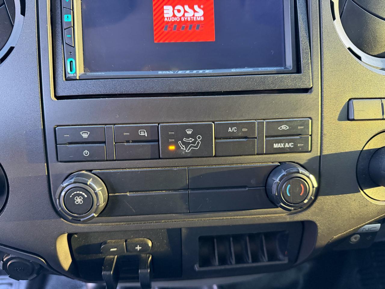 Ford Super Duty F-350 SRW 4WD Reg Cab 137" XLT 2016