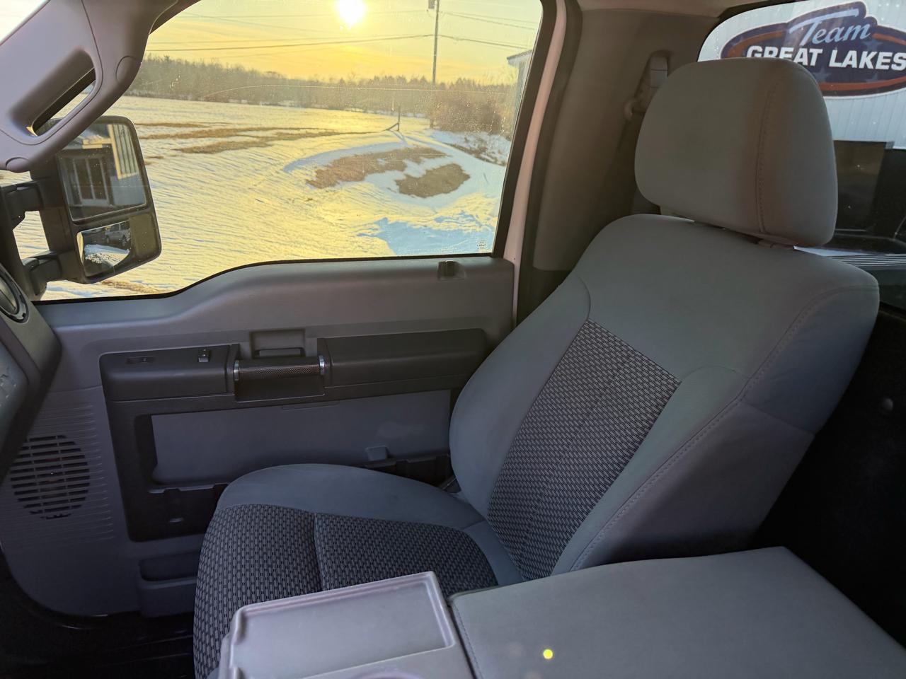 Ford Super Duty F-350 SRW 4WD Reg Cab 137" XLT 2016