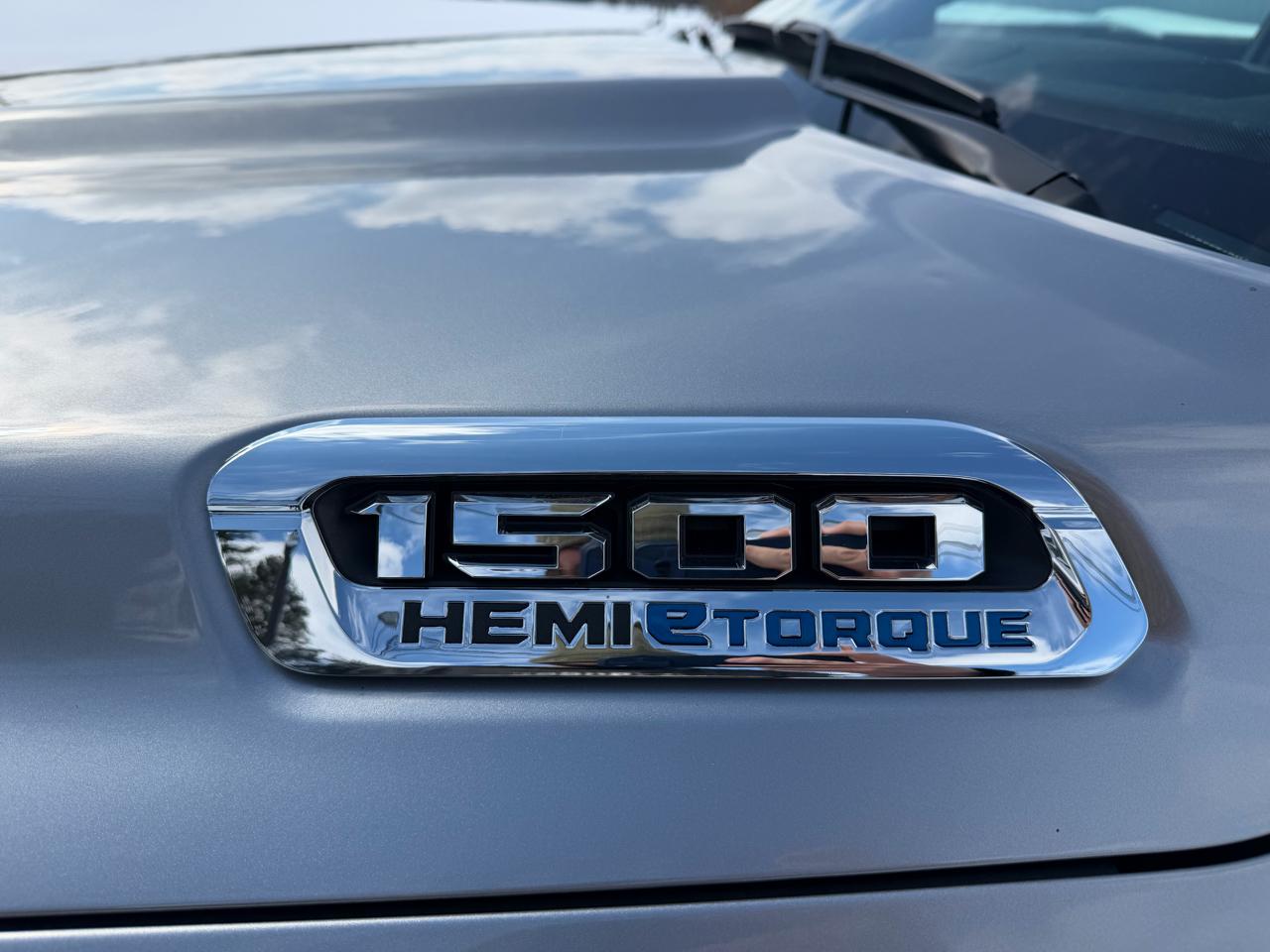 RAM 1500 Big Horn 4x4 Crew Cab 5'7" Box 2023