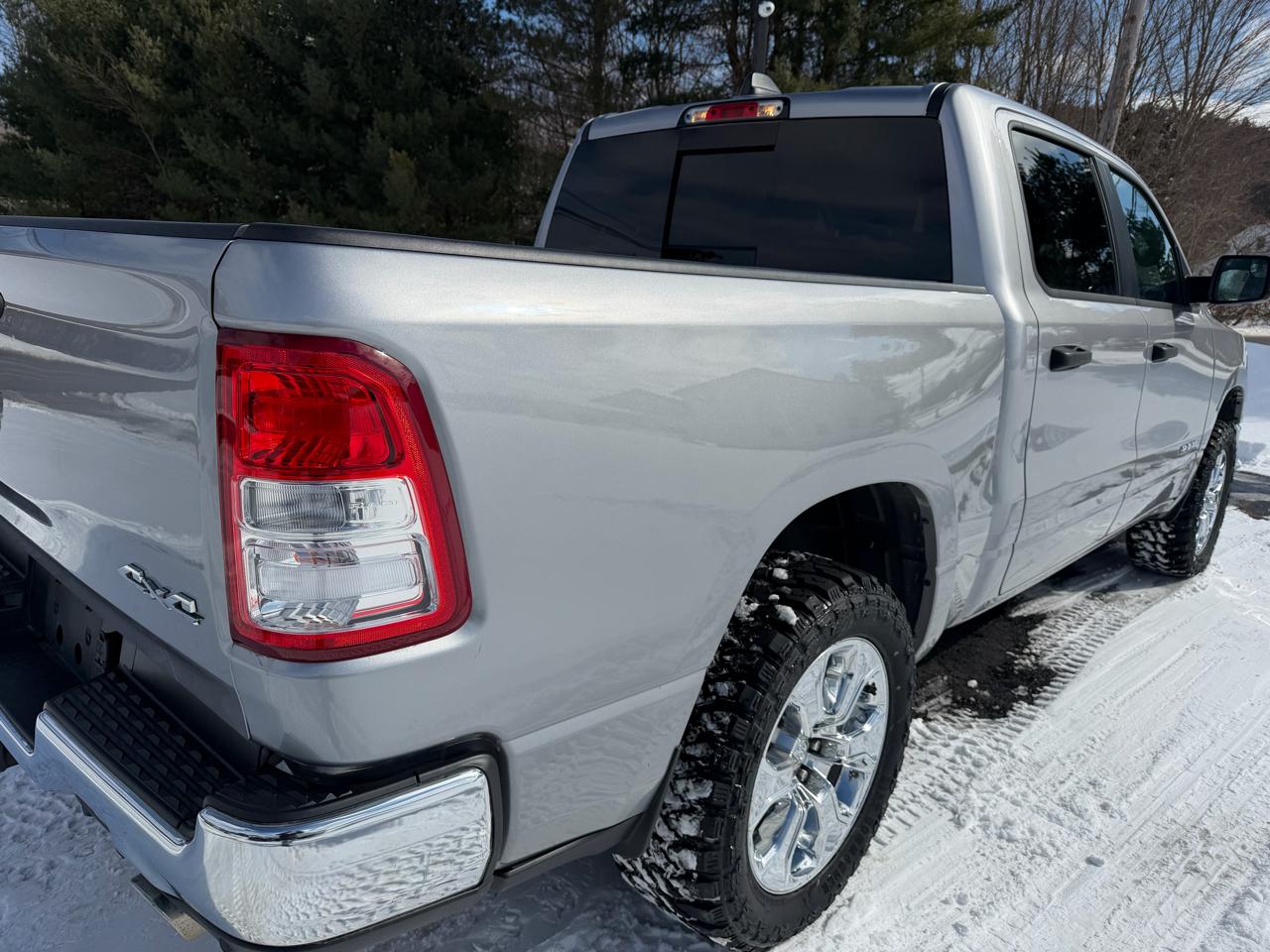 RAM 1500 Big Horn 4x4 Crew Cab 5'7" Box 2023