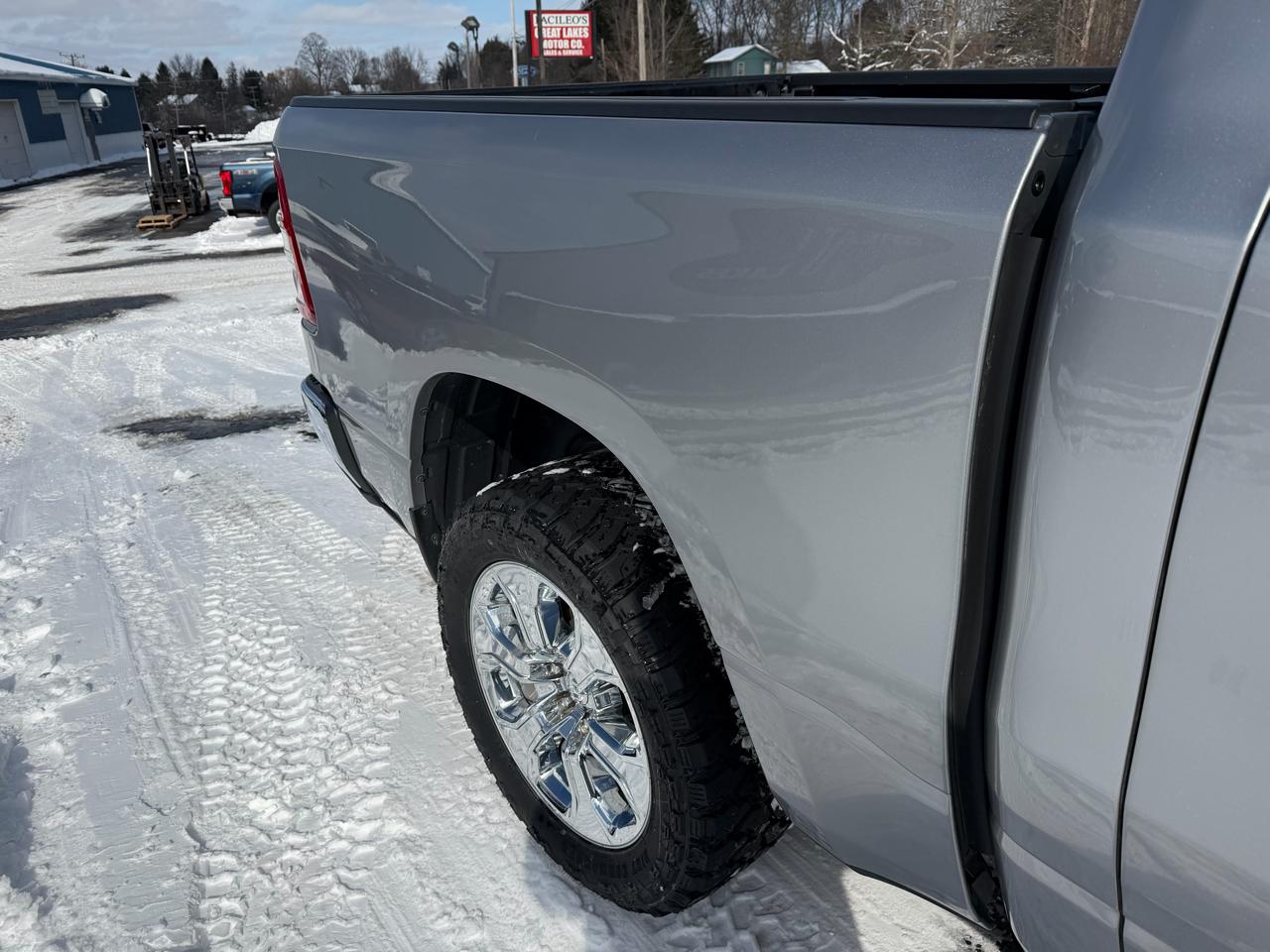 RAM 1500 Big Horn 4x4 Crew Cab 5'7" Box 2023