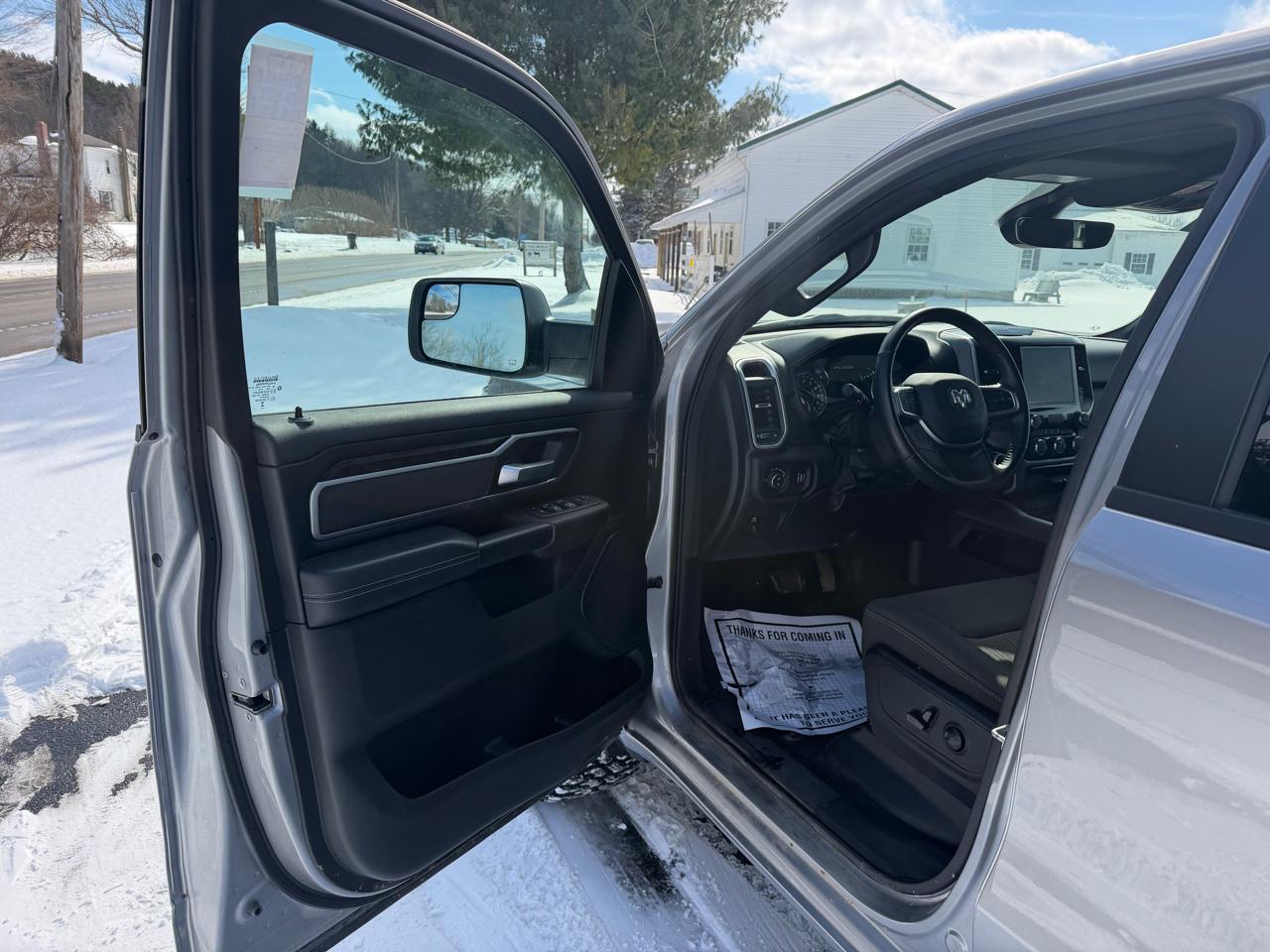 RAM 1500 Big Horn 4x4 Crew Cab 5'7" Box 2023