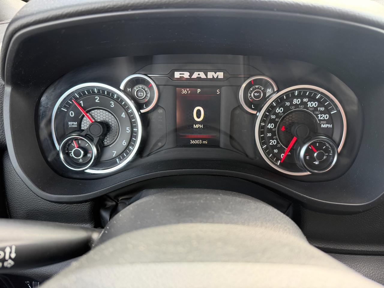 RAM 1500 Big Horn 4x4 Crew Cab 5'7" Box 2023