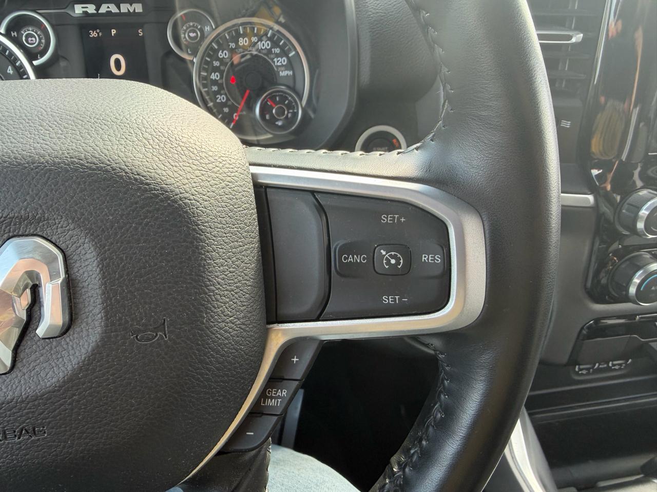 RAM 1500 Big Horn 4x4 Crew Cab 5'7" Box 2023