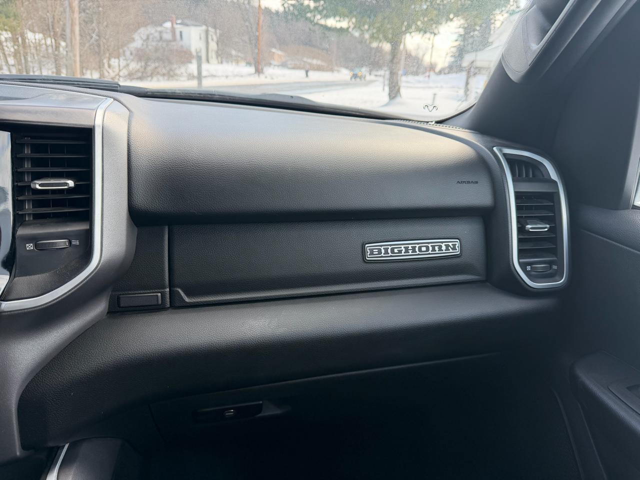 RAM 1500 Big Horn 4x4 Crew Cab 5'7" Box 2023