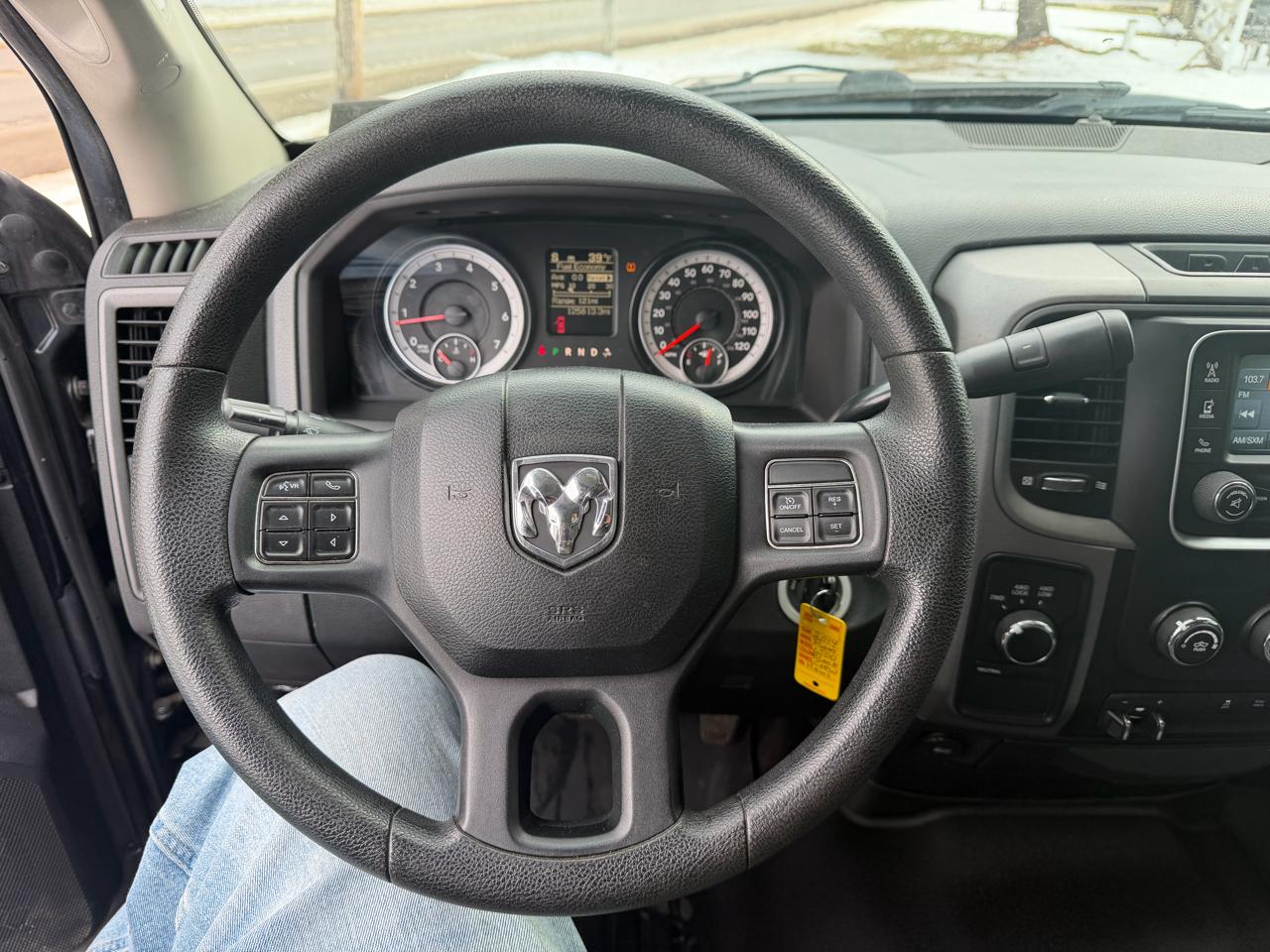 RAM 1500 4WD Crew Cab 140.5" Express 2014