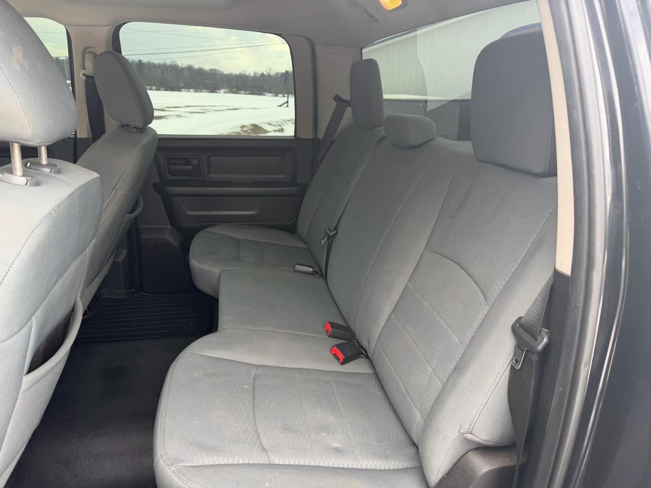 RAM 1500 4WD Crew Cab 140.5" Express 2014