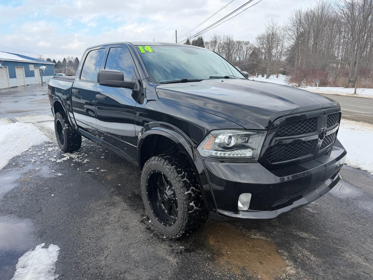 RAM 1500 4WD Crew Cab 140.5" Express 2014