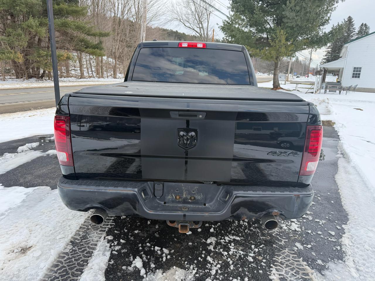 RAM 1500 4WD Crew Cab 140.5" Express 2014