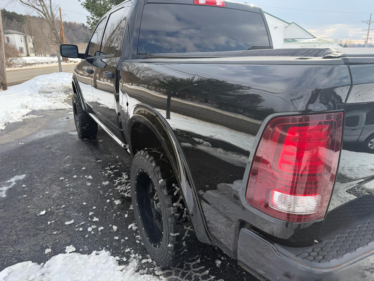 RAM 1500 4WD Crew Cab 140.5" Express 2014