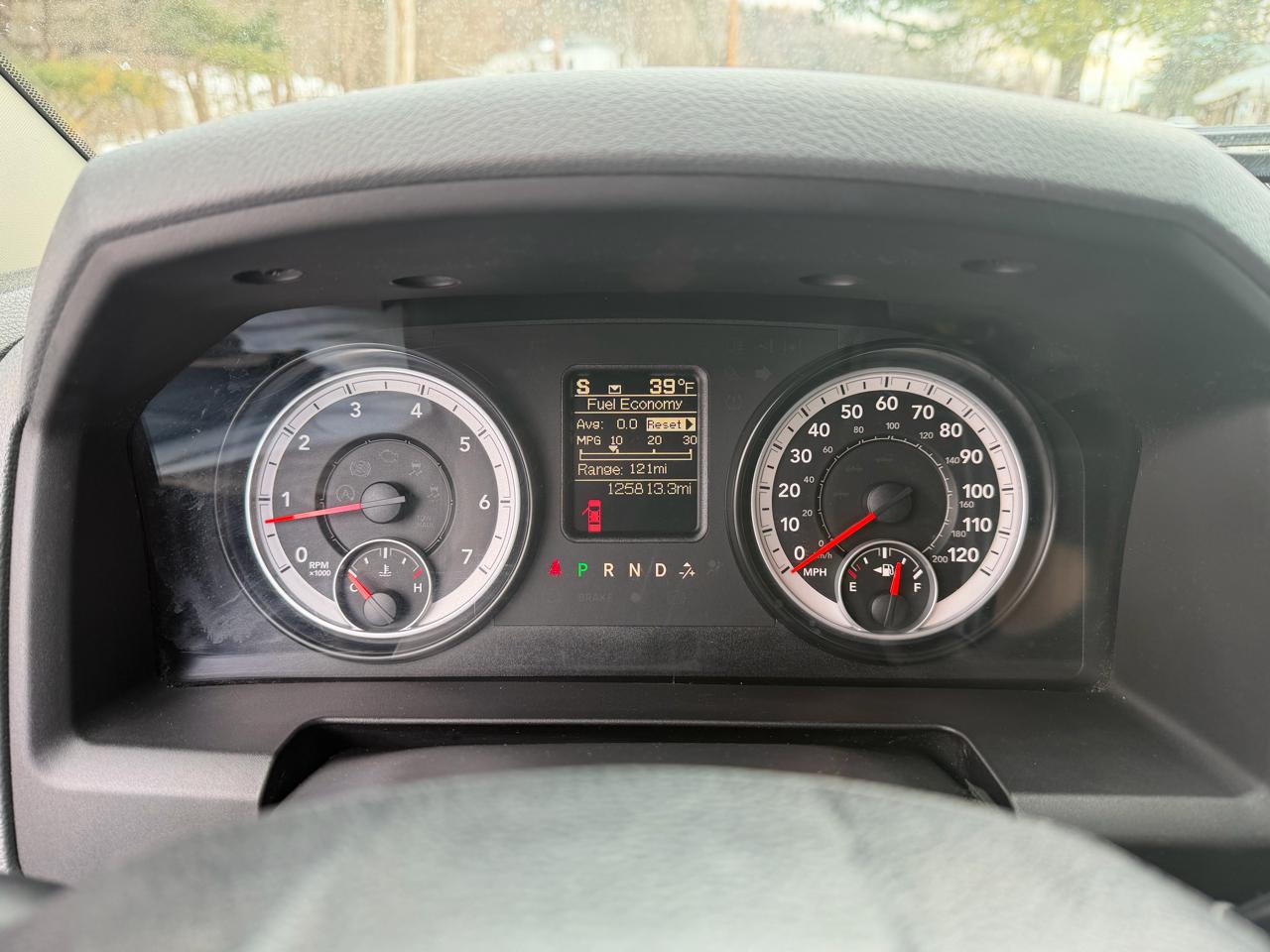 RAM 1500 4WD Crew Cab 140.5" Express 2014