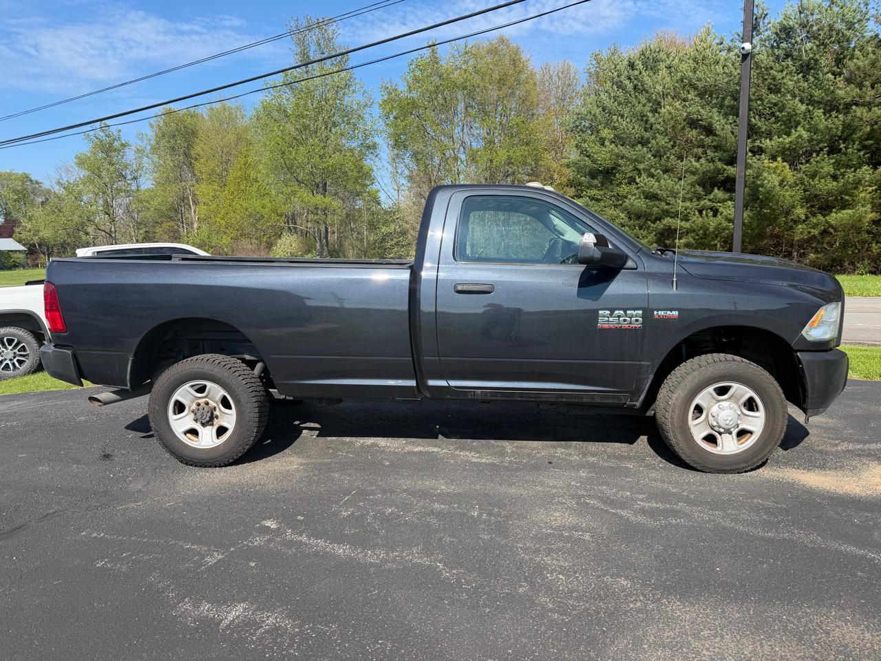 RAM 2500 4WD Reg Cab 140.5" Tradesman 2016