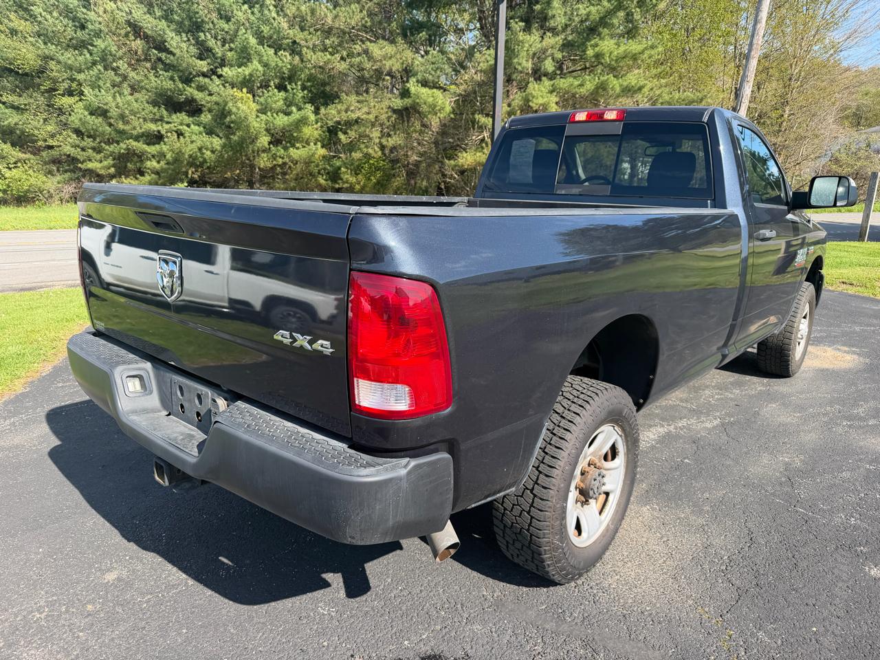 RAM 2500 4WD Reg Cab 140.5" Tradesman 2016