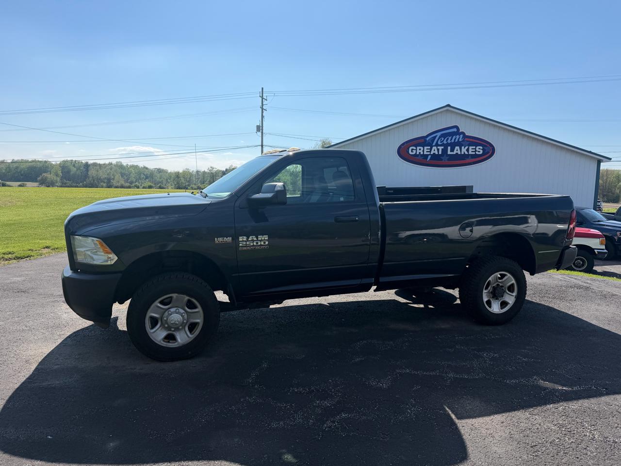 RAM 2500 4WD Reg Cab 140.5" Tradesman 2016