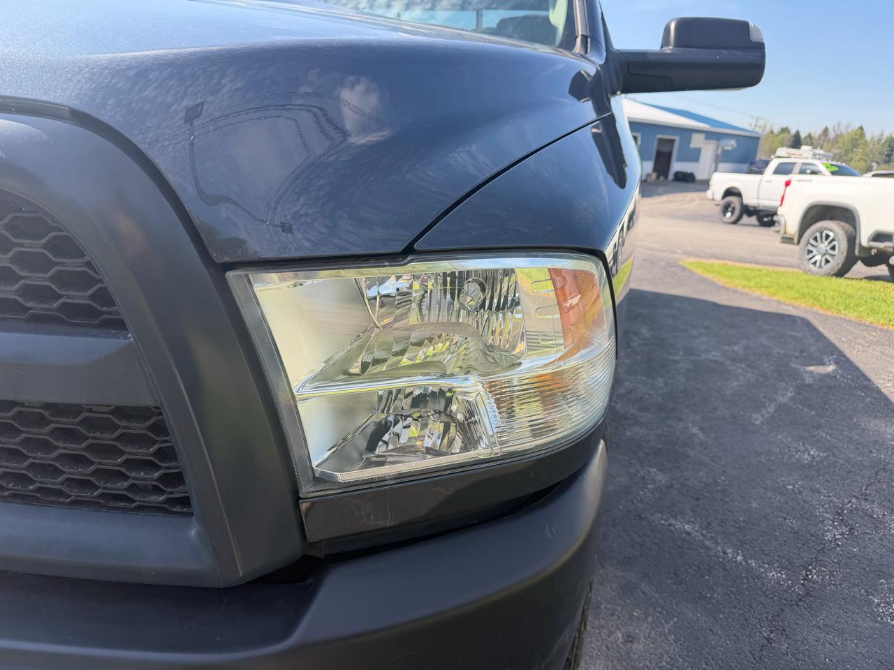 RAM 2500 4WD Reg Cab 140.5" Tradesman 2016