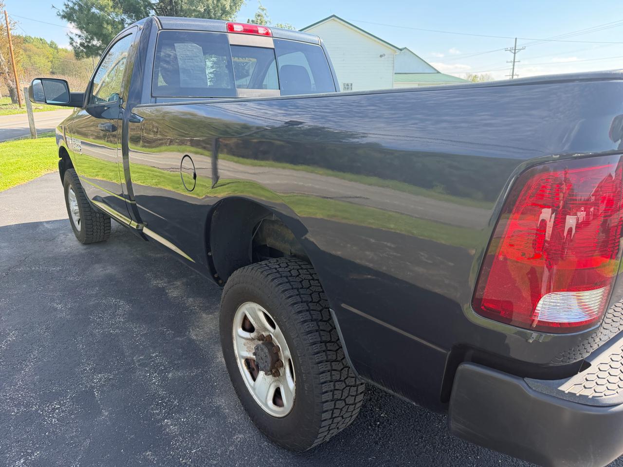 RAM 2500 4WD Reg Cab 140.5" Tradesman 2016