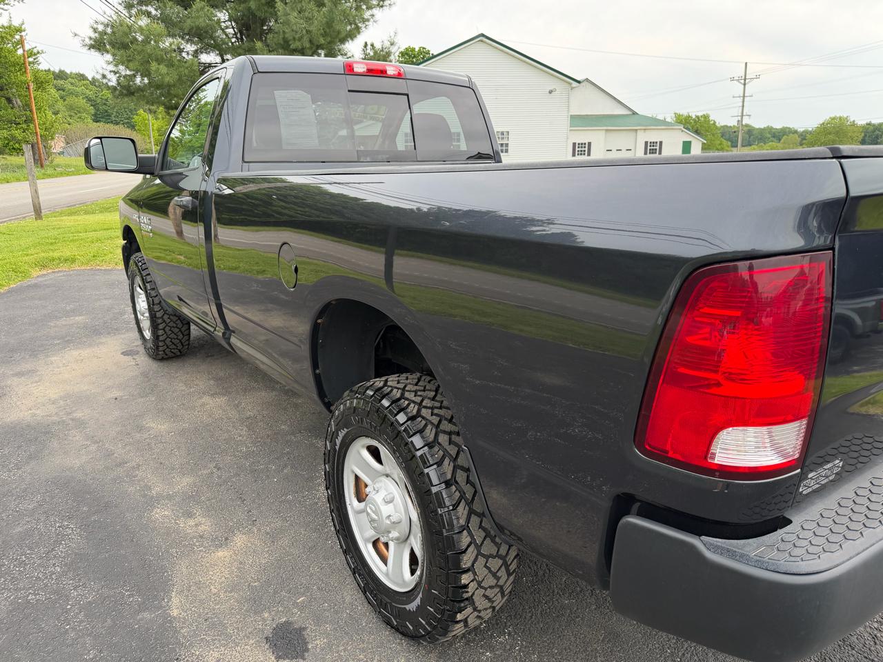 RAM 2500 4WD Reg Cab 140.5" Tradesman 2016