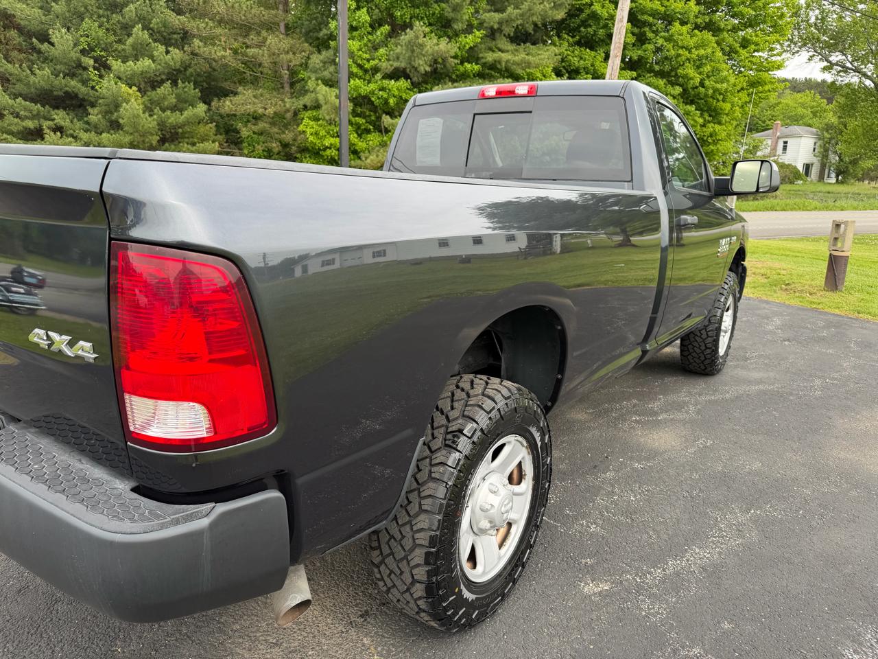 RAM 2500 4WD Reg Cab 140.5" Tradesman 2016
