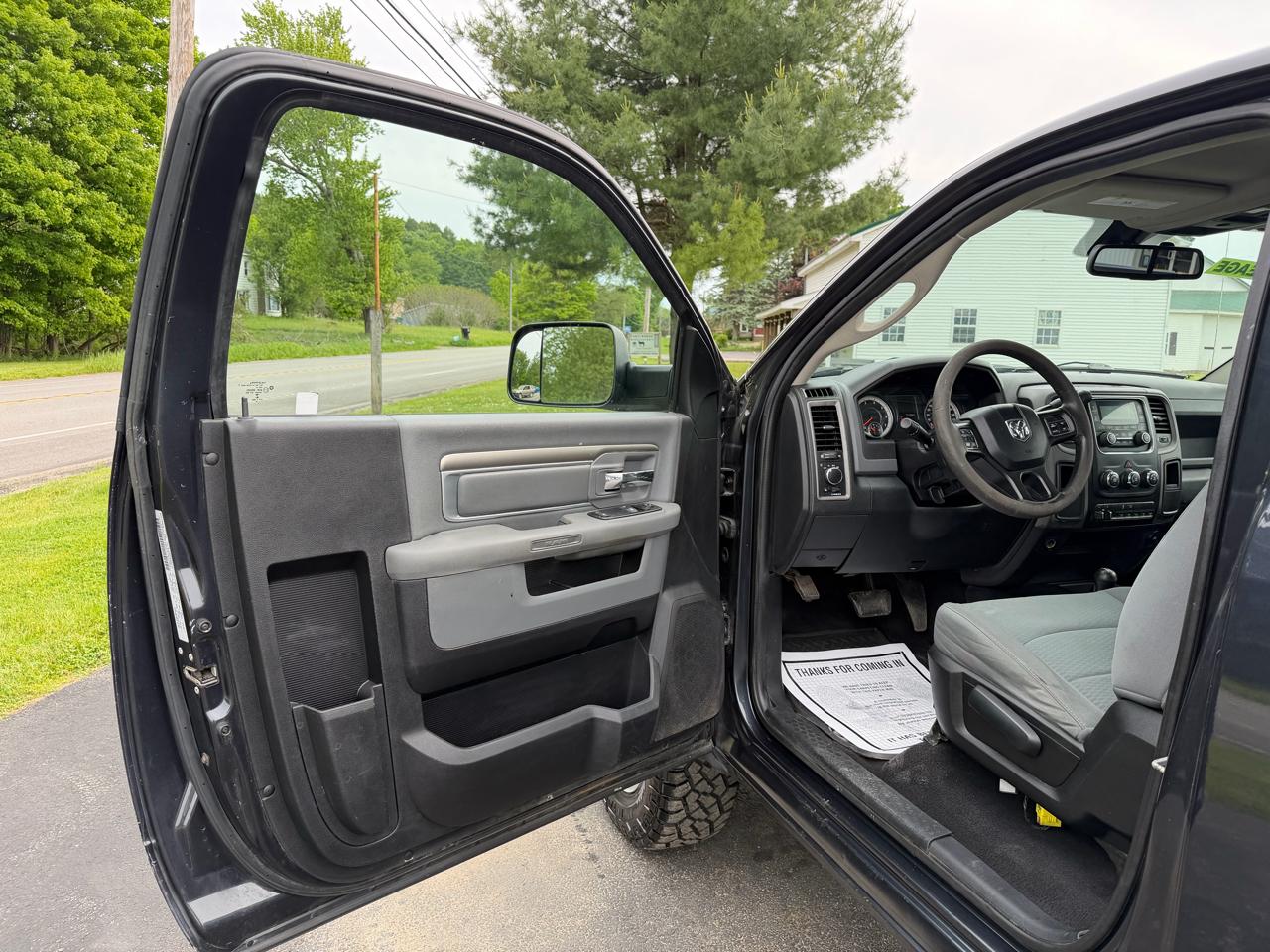 RAM 2500 4WD Reg Cab 140.5" Tradesman 2016
