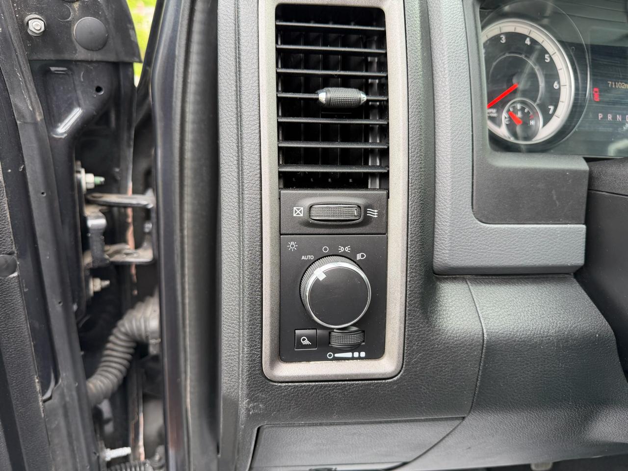RAM 2500 4WD Reg Cab 140.5" Tradesman 2016