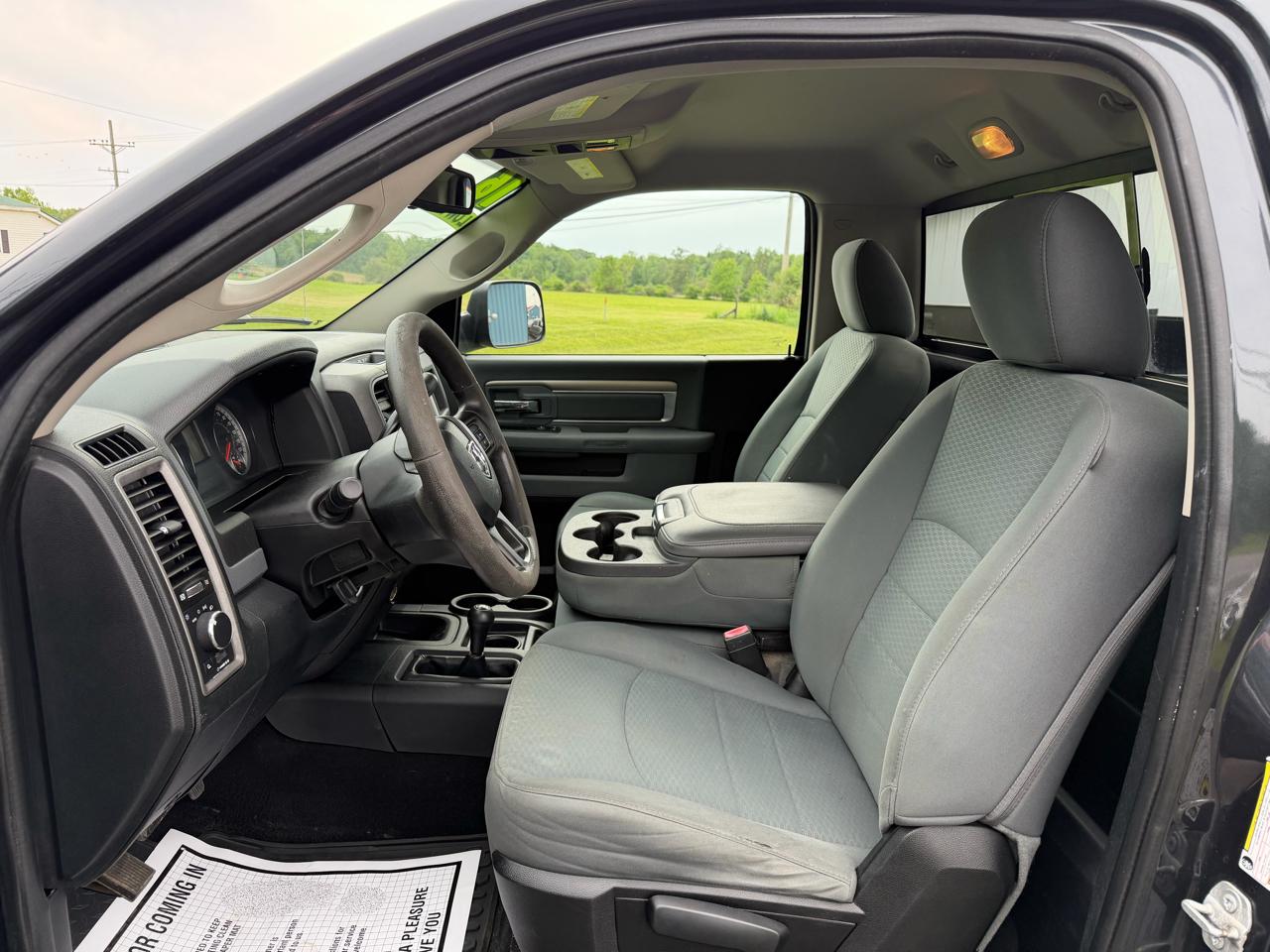 RAM 2500 4WD Reg Cab 140.5" Tradesman 2016