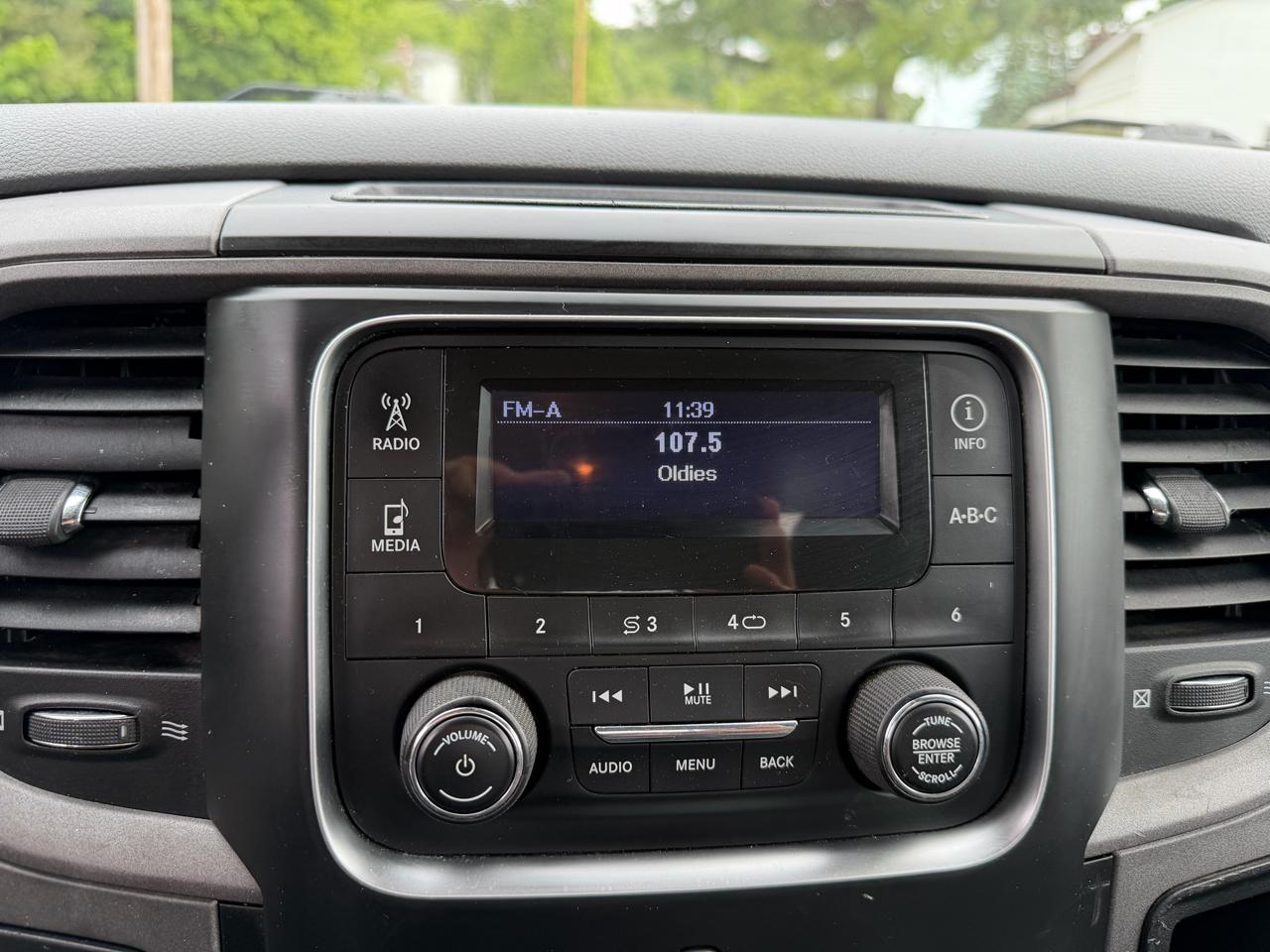 RAM 2500 4WD Reg Cab 140.5" Tradesman 2016