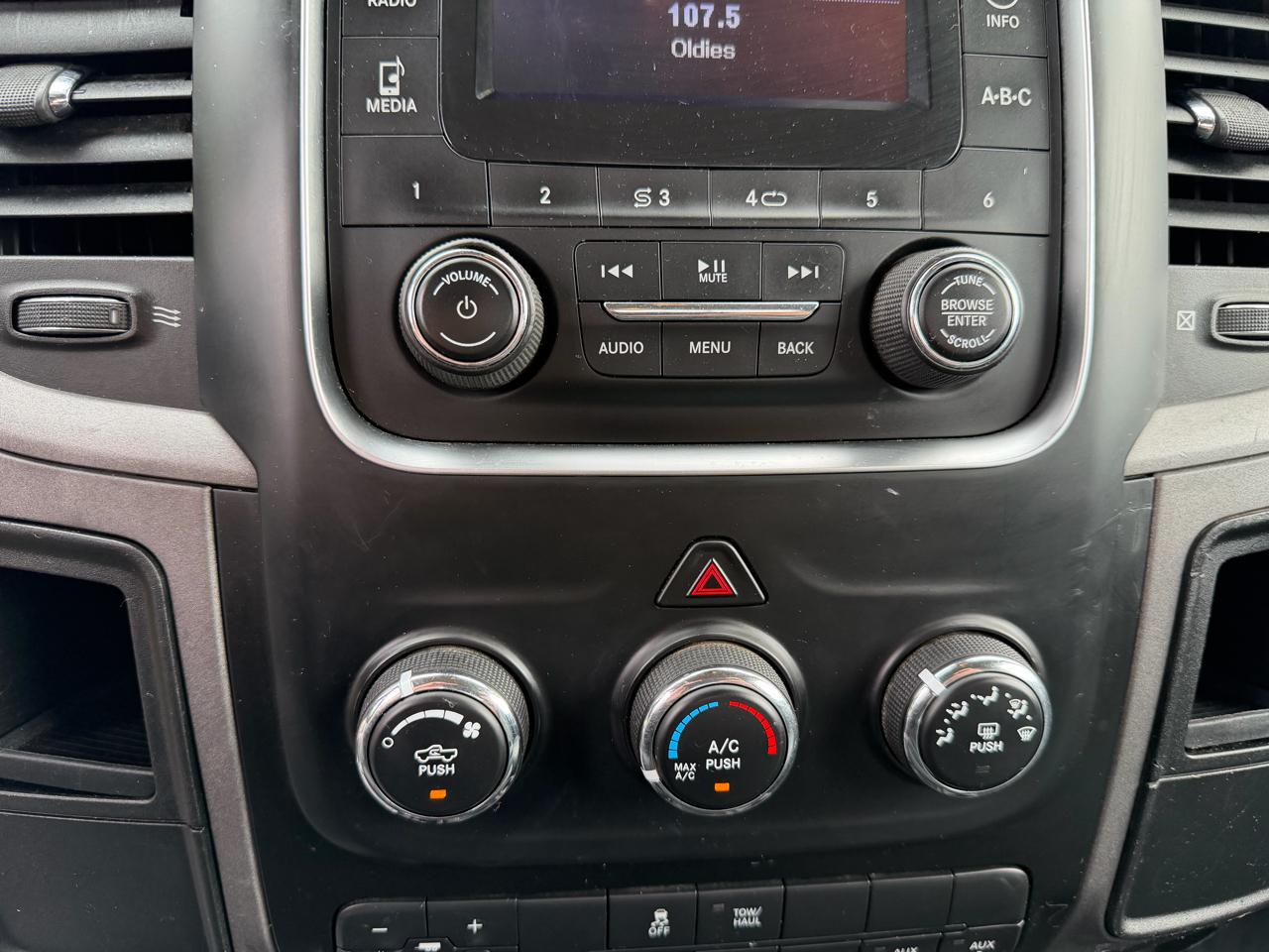 RAM 2500 4WD Reg Cab 140.5" Tradesman 2016