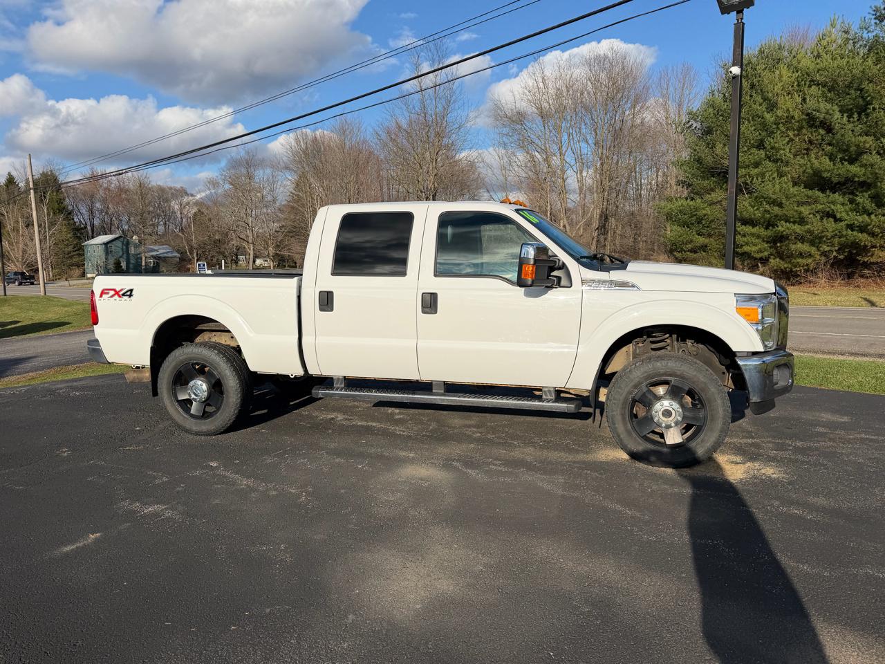 Ford Super Duty F-350 SRW 4WD Crew Cab 156" XLT 2016