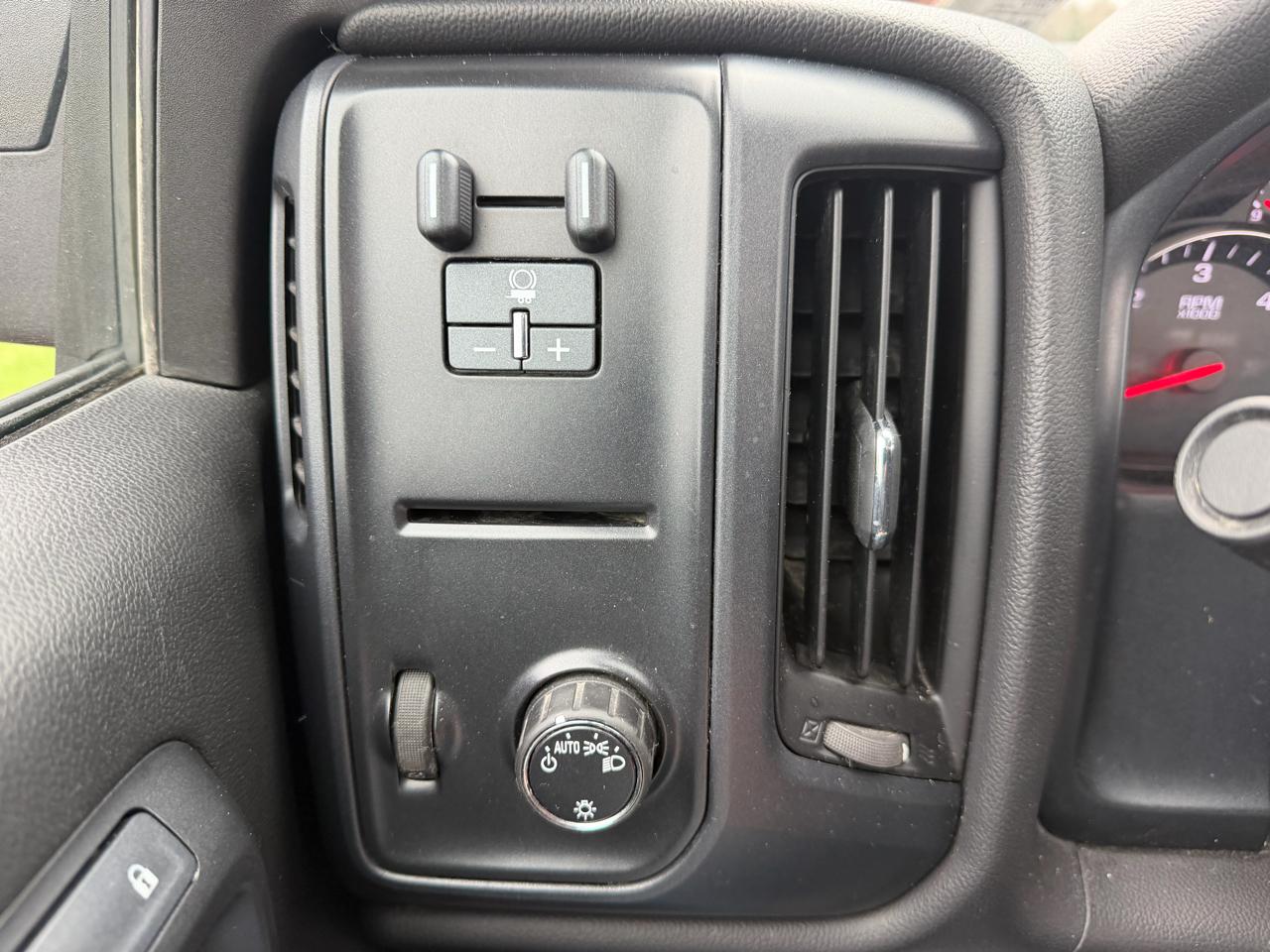 Chevrolet Silverado 1500 4WD Reg Cab 119.0" Work Truck 2015