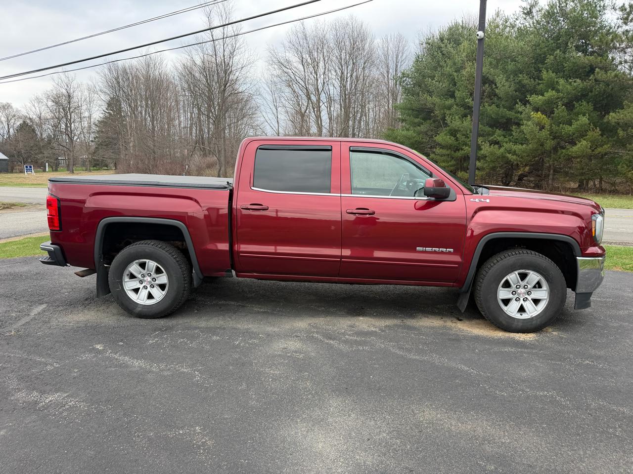 GMC Sierra 1500 4WD Crew Cab 143.5" SLE 2017
