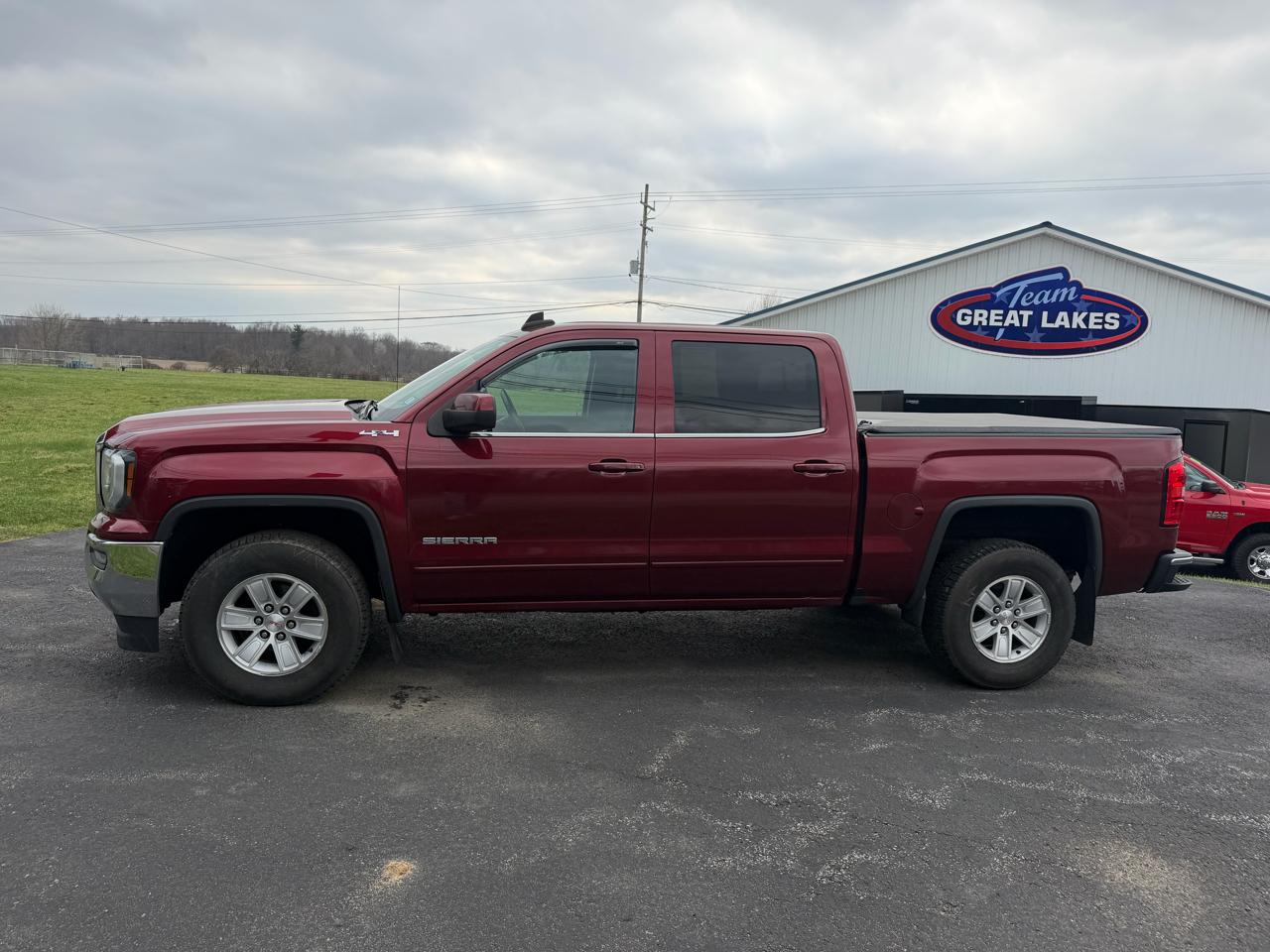 GMC Sierra 1500 4WD Crew Cab 143.5" SLE 2017