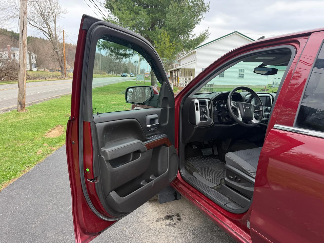 GMC Sierra 1500 4WD Crew Cab 143.5" SLE 2017