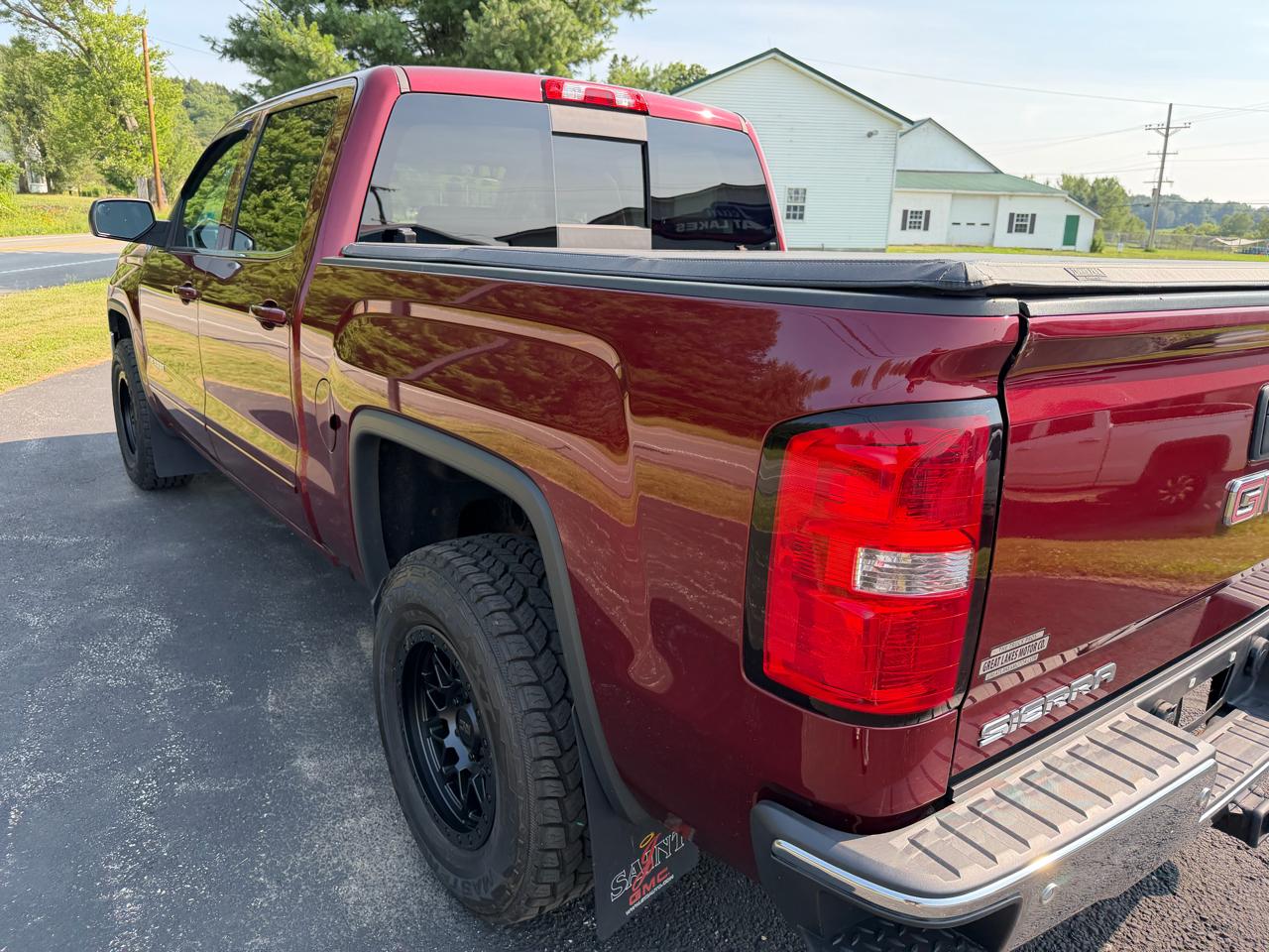 GMC Sierra 1500 4WD Crew Cab 143.5" SLE 2017