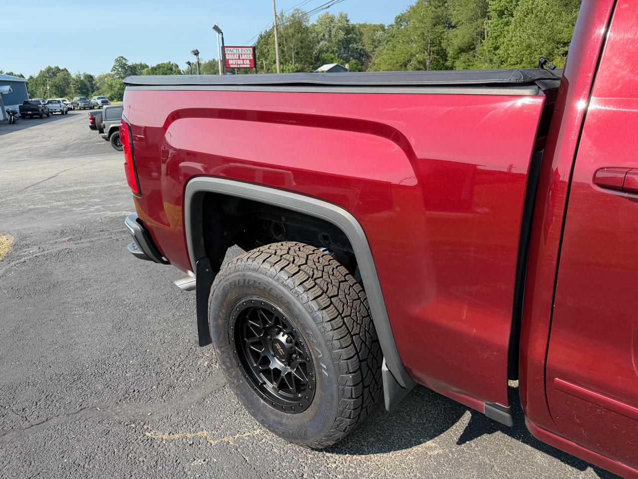 GMC Sierra 1500 4WD Crew Cab 143.5" SLE 2017