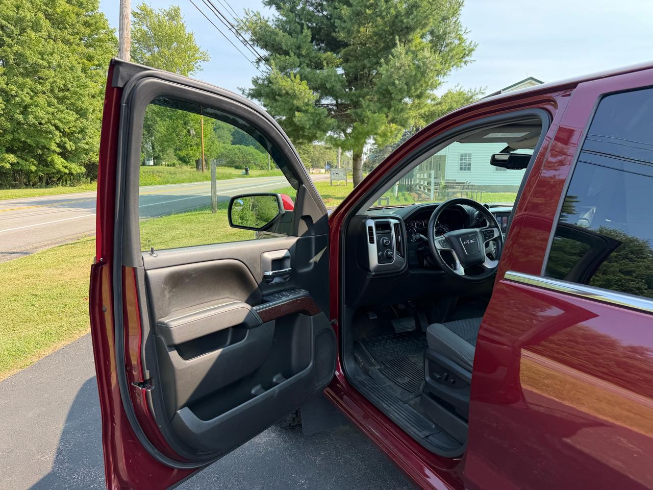 GMC Sierra 1500 4WD Crew Cab 143.5" SLE 2017