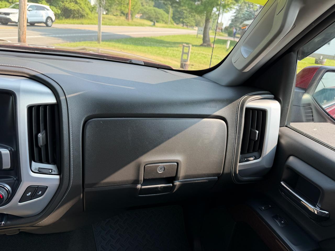 GMC Sierra 1500 4WD Crew Cab 143.5" SLE 2017