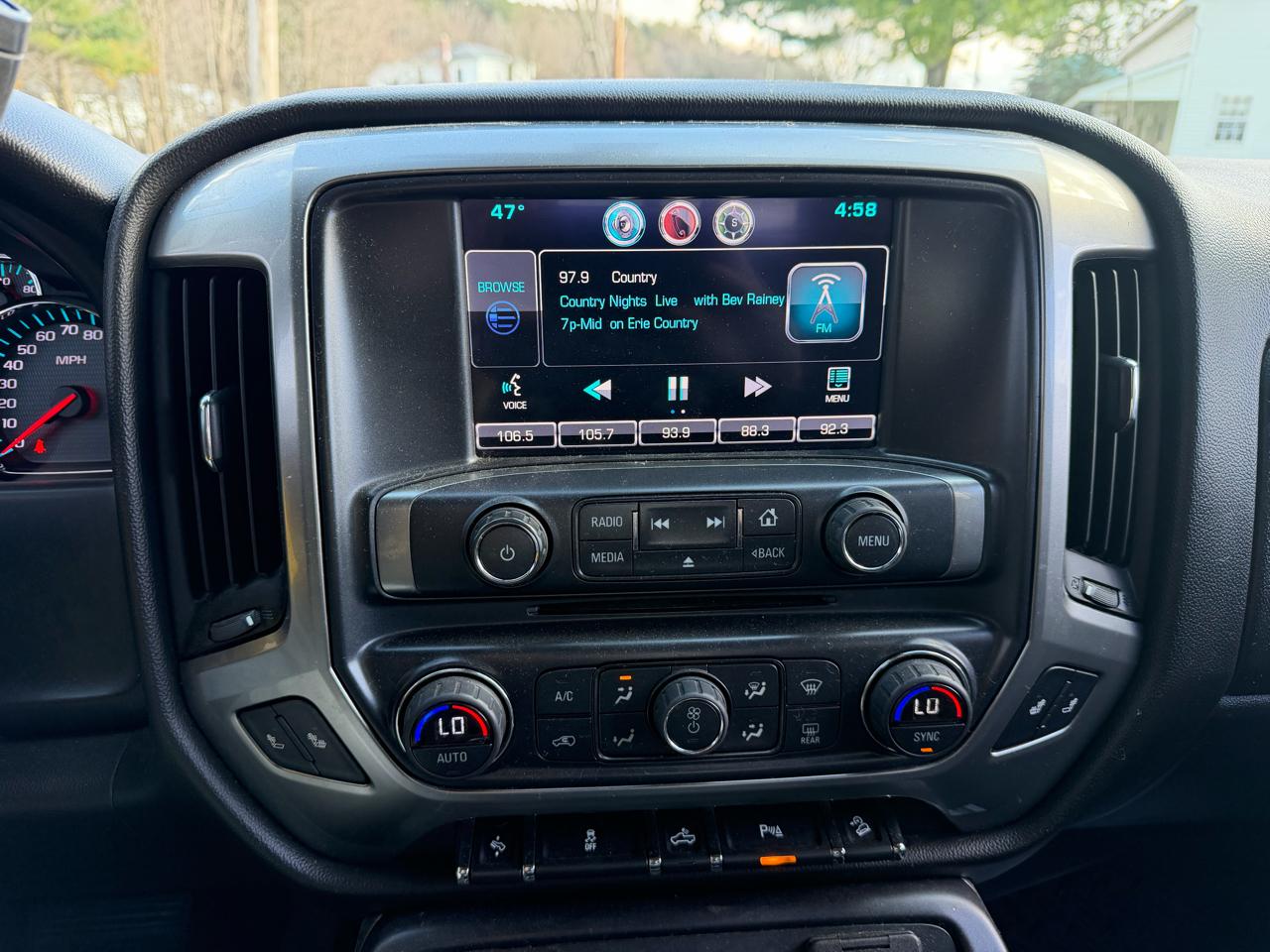 Chevrolet Silverado 1500 4WD Crew Cab 143.5" LT w/2LT 2015